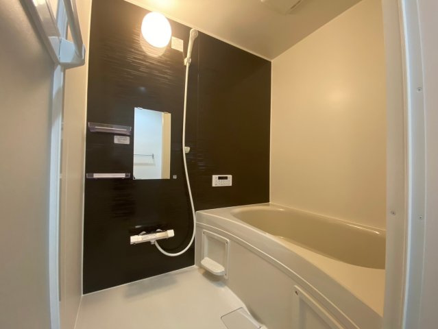 コープ野村伊丹昆陽Ａ棟の浴室|スタイリッシュなユニットバスで日々の疲れをいやしてください！