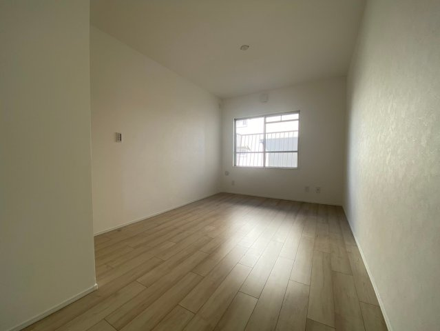 コープ野村伊丹昆陽Ａ棟の洋室|洋室７.１帖
プライベートな空間としてご活用いただけます！