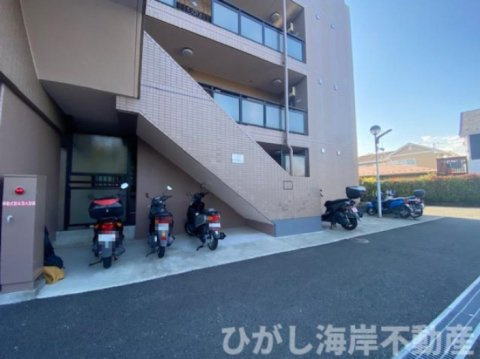 マイキャッスル湘南辻堂の駐車場|敷地内バイク置場