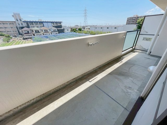 ラウルス宝塚のバルコニー