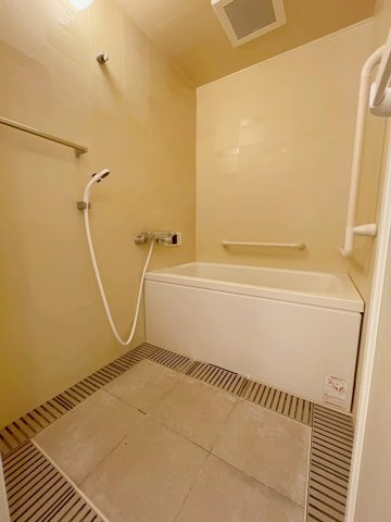 ラウルス宝塚の浴室