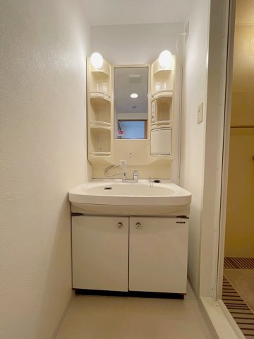 ラウルス宝塚の洗面所