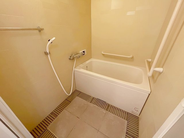 ラウルス宝塚の浴室