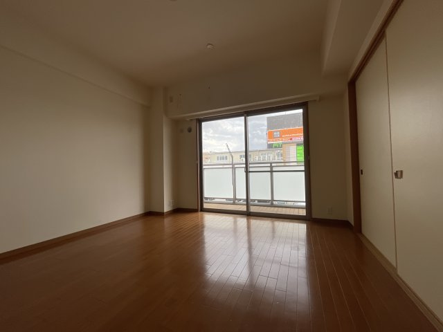 シャトー北条の居間・リビング