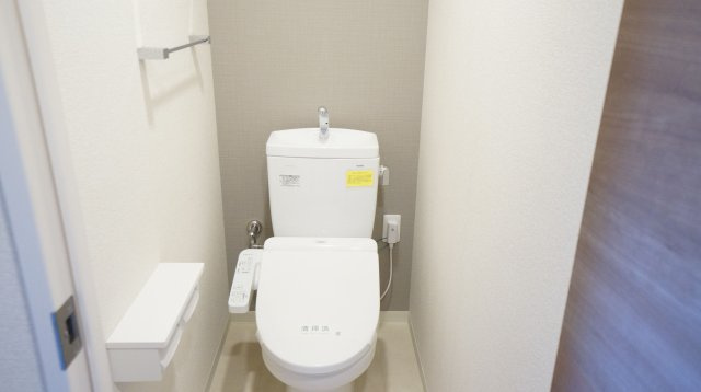 アネーロ西新Ⅳのトイレ