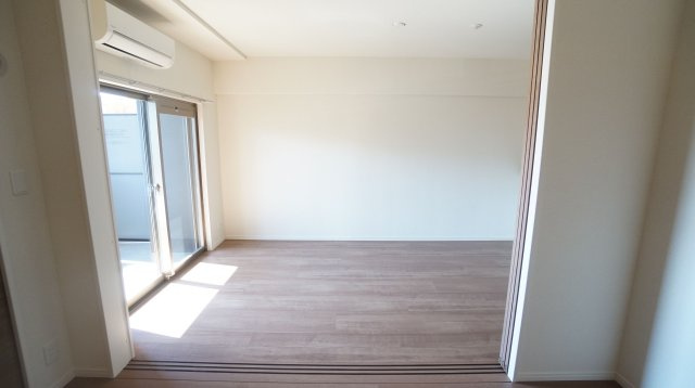 アネーロ西新Ⅳの居間・リビング