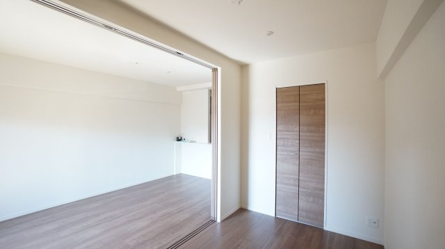 アネーロ西新Ⅳの居間・リビング