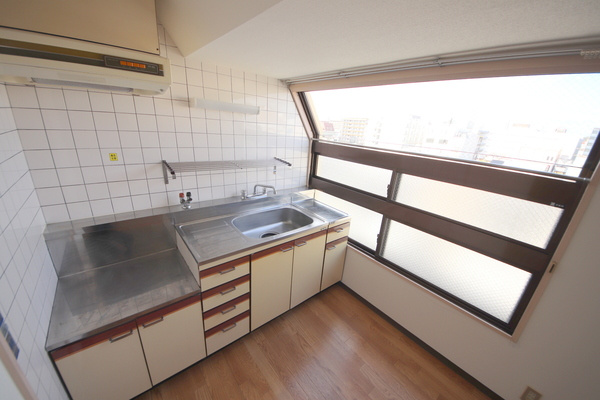 三条さやかビルのキッチン