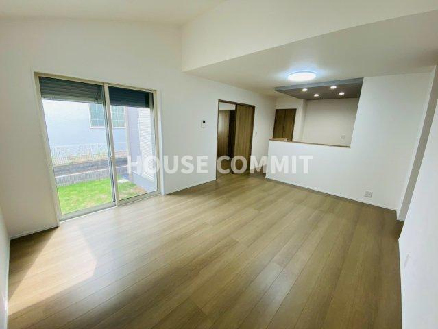 新築戸建て　ライフベース成田　３号棟の居間・リビング