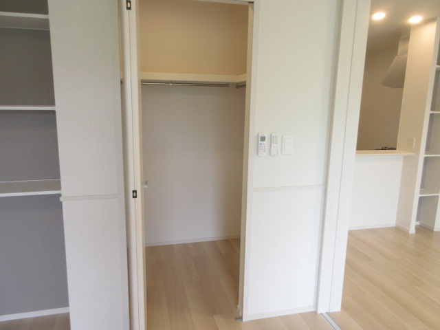 【収納】 | カルム敷島 | ウオークインクローゼット、同型タイプ