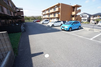 【駐車場】