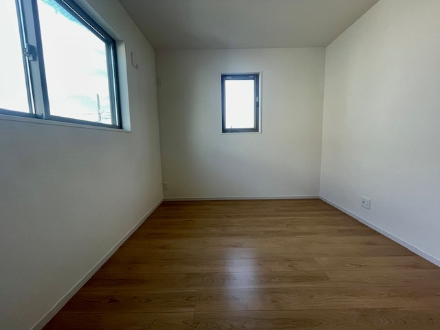 茅ヶ崎市柳島２丁目　新築戸建　全2棟の内装|5帖　洋室