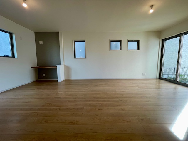 茅ヶ崎市柳島２丁目　新築戸建　全2棟の居間・リビング|20帖　LDK