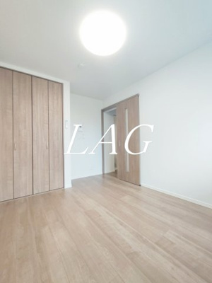 【居間・リビング】 | メゾン・ダルジャン西大宮 | 洋室のお部屋です。（同仕様です。）