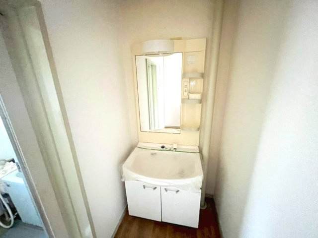 上高丸住宅1号棟の独立洗面台|独立洗面台で身支度をすべて済ませてしまいましょう