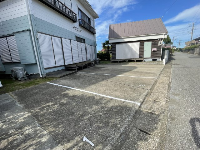 HEAVEN  ichinomiyaの駐車場