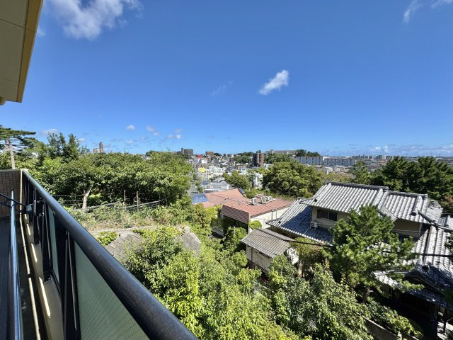 アートフォルム山手の展望|高台にあるため、１Fからでも周辺の景色を見渡すことができます！