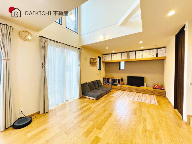【居間・リビング】 | 桶川市上日出谷南1丁目　中古戸建