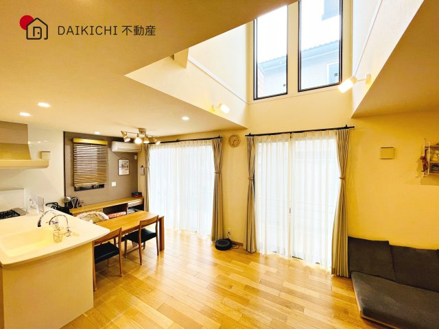 【居間・リビング】 | 桶川市上日出谷南1丁目　中古戸建