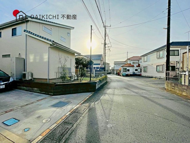 【前面道路含む現地写真】 | 桶川市上日出谷南1丁目　中古戸建