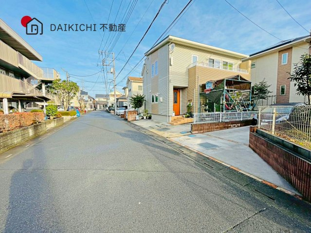 【前面道路含む現地写真】 | 桶川市上日出谷南1丁目　中古戸建