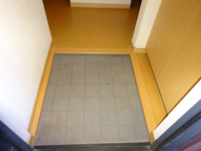 アメニティ寺前Ｂ棟の玄関