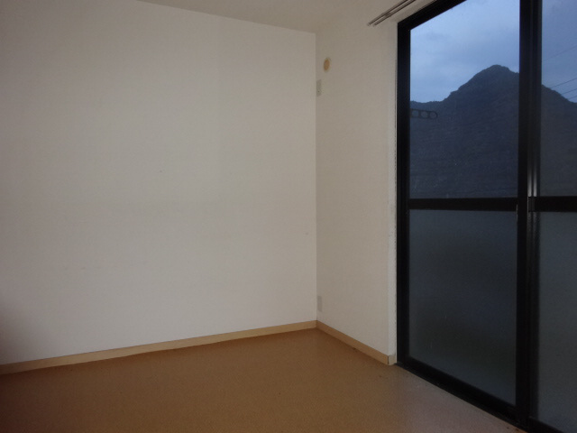 アメニティ寺前Ｂ棟の居間・リビング