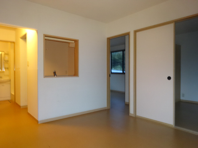 アメニティ寺前Ｂ棟の居間・リビング