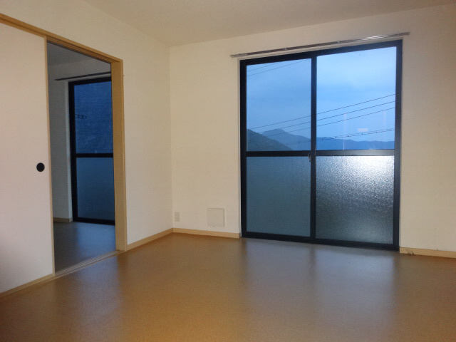 アメニティ寺前Ｂ棟の居間・リビング