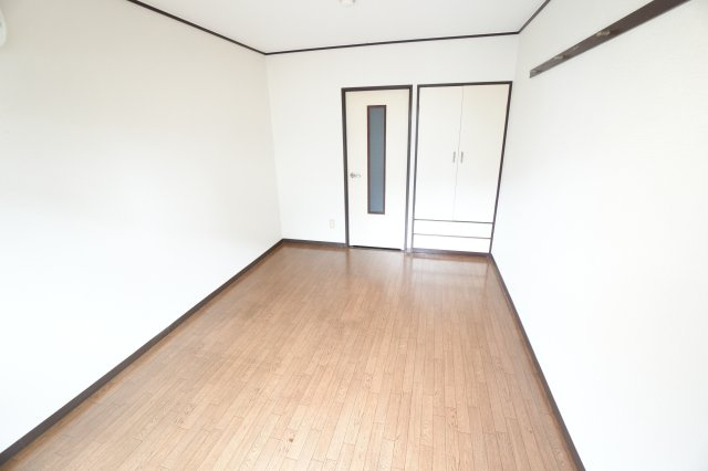 北岡ビルの居間・リビング