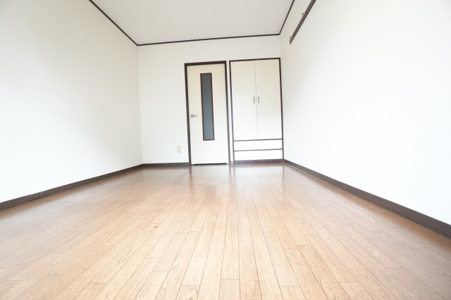 北岡ビルの居間・リビング