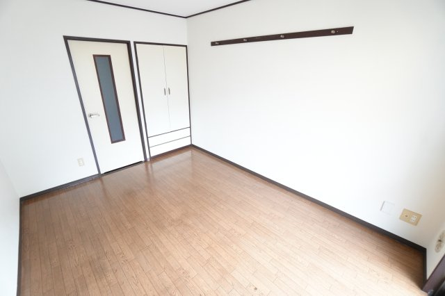 北岡ビルの居間・リビング