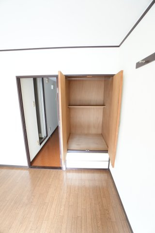 北岡ビルの居間・リビング