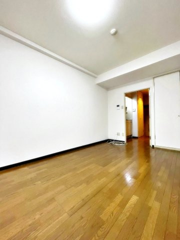 ロッキーハウスの居間・リビング|ゆったりとした居間です