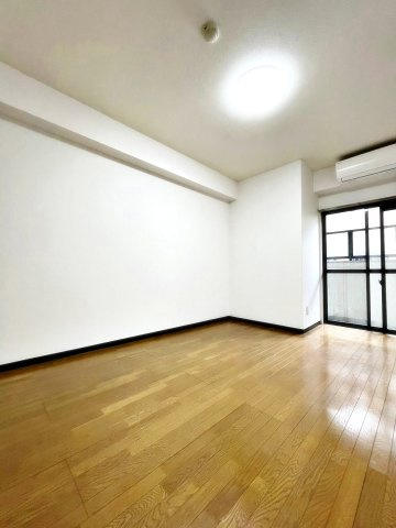 ロッキーハウスの居間・リビング|ゆったりとしたリビングです