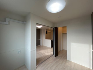 【内装】 | メルヴェーユ天童A | 南洋室（イメージ）