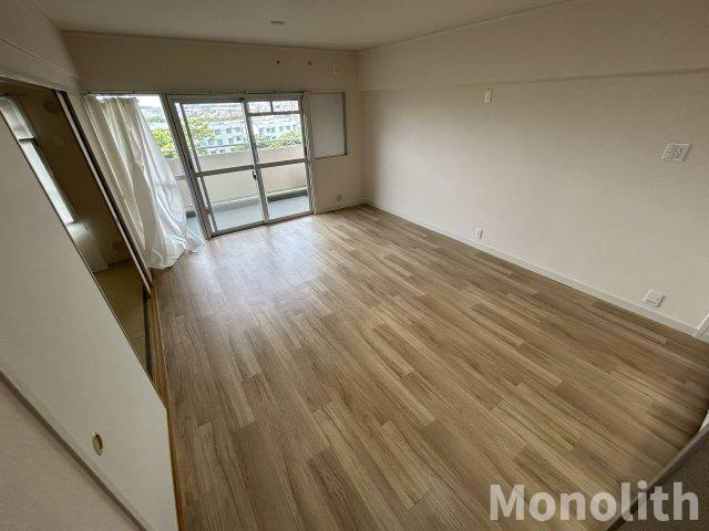 泉北鴨谷台３丁6号棟の居間・リビング