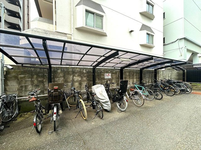 ルイマーブル乃木坂の駐輪場|駐輪場
月額1000円～2000円／台