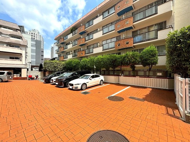 ルイマーブル乃木坂の駐車場|料金確認中