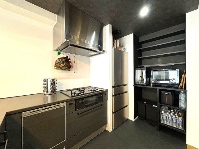 ルイマーブル乃木坂のキッチン|食洗器にグリル付