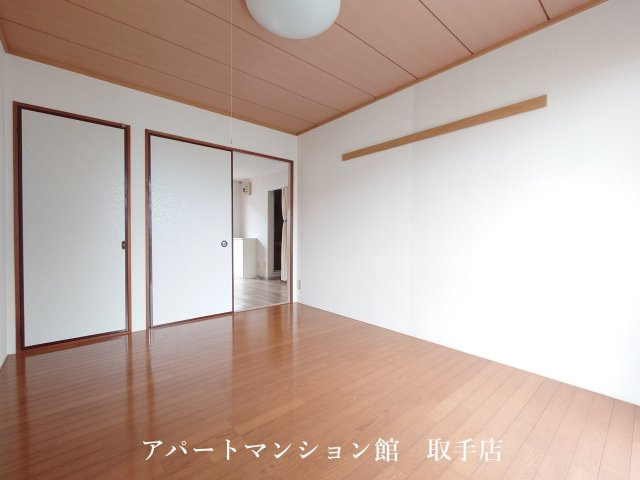 ムカイハラハイツAの洋室