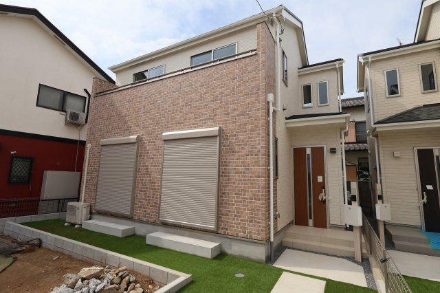 《仲介手数料無料》上尾市大字上尾下1056-1(A号棟)新築一戸建てハートフルタウンの外観|撮影日 2025年9月18日 13:30 晴れ