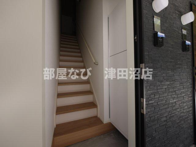 船橋市西習志野３丁目のアパートの玄関