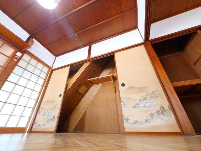 西九条町貸家の収納|大きなものも収納できそうです