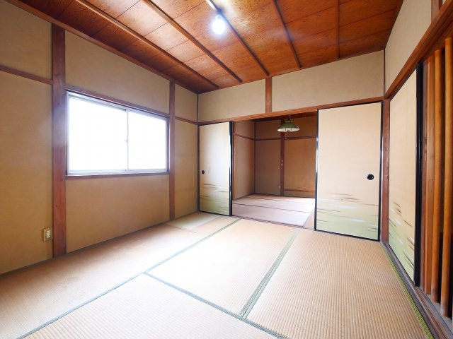 西九条町貸家の和室|柔らかい畳が心地よい和室