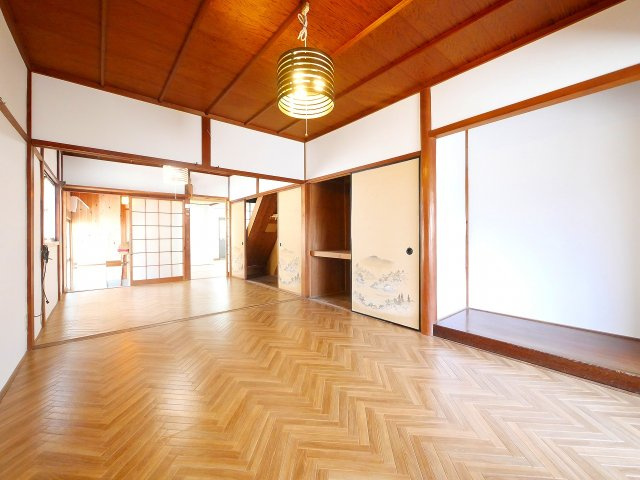 西九条町貸家の洋室|きれいな洋室です