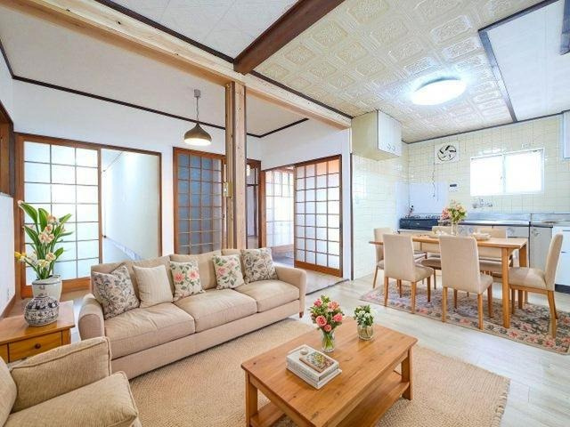 西九条町貸家の居間・リビング|CGで家具等を配置したもので家具等は含まれません