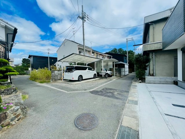 【商談中】長岡京市井ノ内南内畑の前面道路含む現地写真|北側幅員約3.35ｍ接道約8.38ｍ