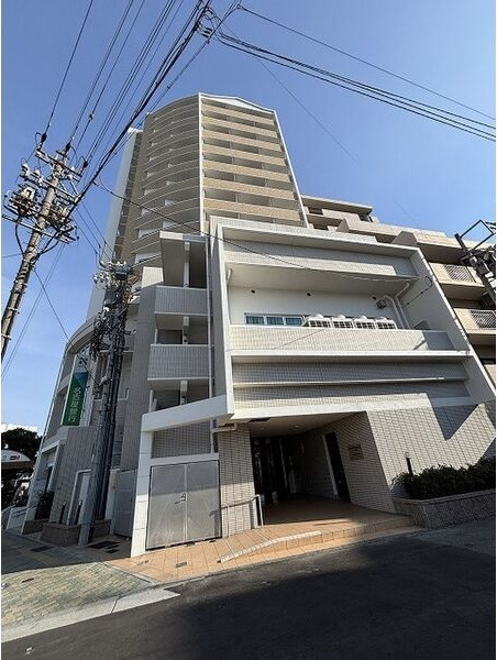 ベレーサ築地口ステーションタワーの外観