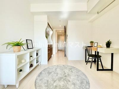 セレニテ本町refletの居間・リビング